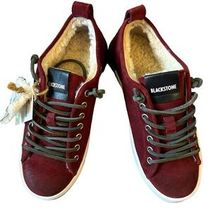 Blackstone NWTReal Lamb Fur Lined Wine colored leather sneaker size 36/5.5